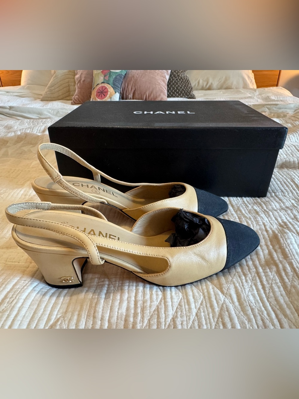 Chanel Goatskin Grosgrain Cap Toe Sling back Heel Two Tone Beige Black Sz 37